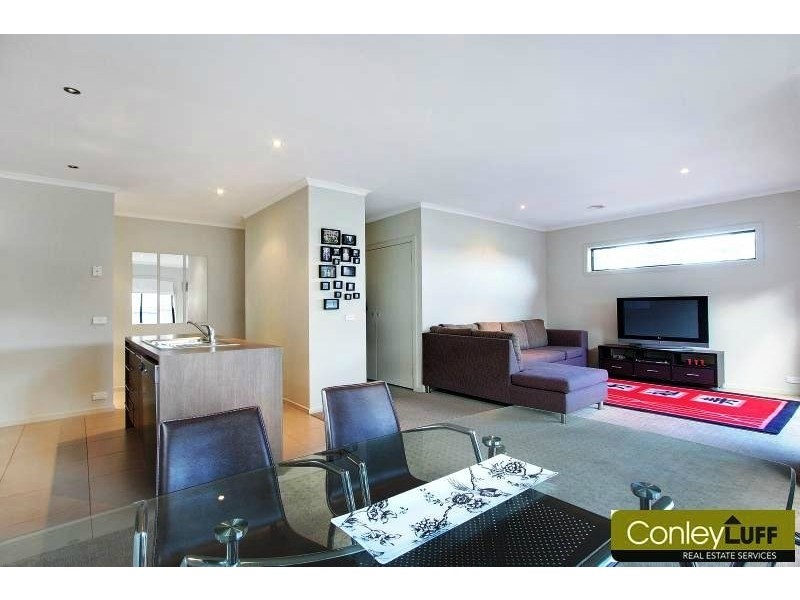 2/21 Kooyonga Gve, Mornington VIC 3931