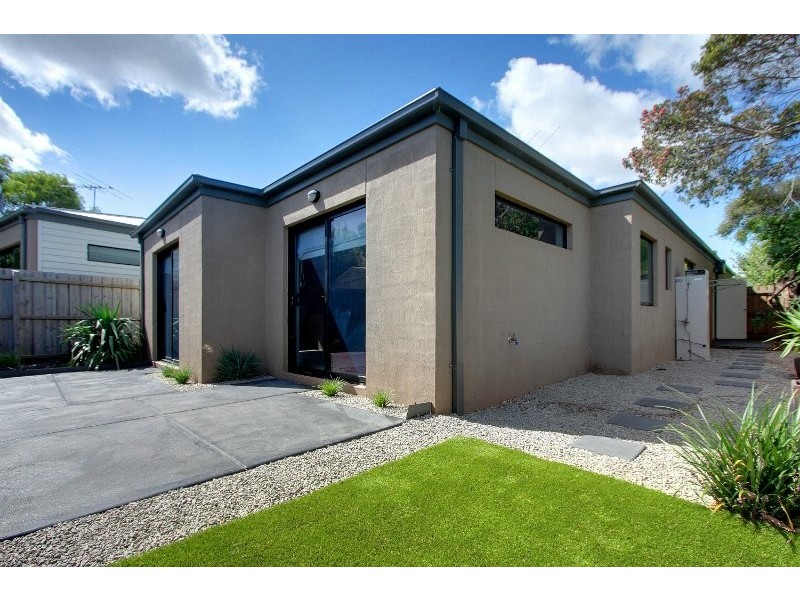 2/21 Kooyonga Gve, Mornington VIC 3931