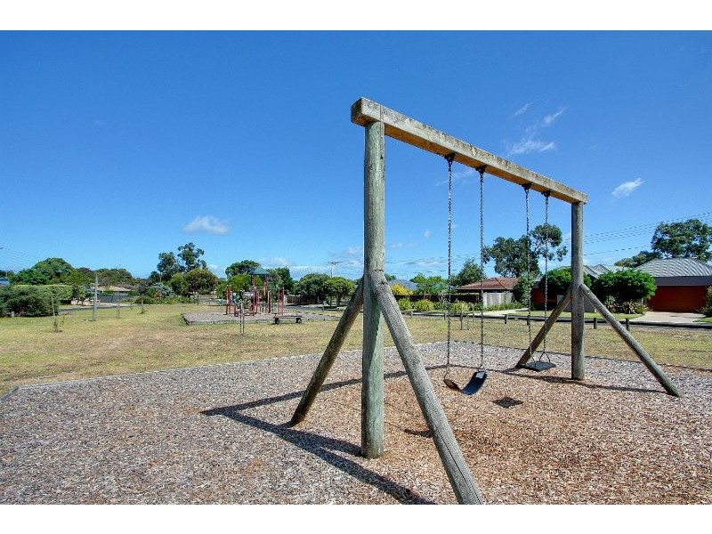 2/21 Kooyonga Gve, Mornington VIC 3931