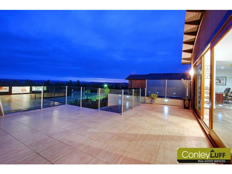 4 Lakeview Grove, Mornington VIC 3931