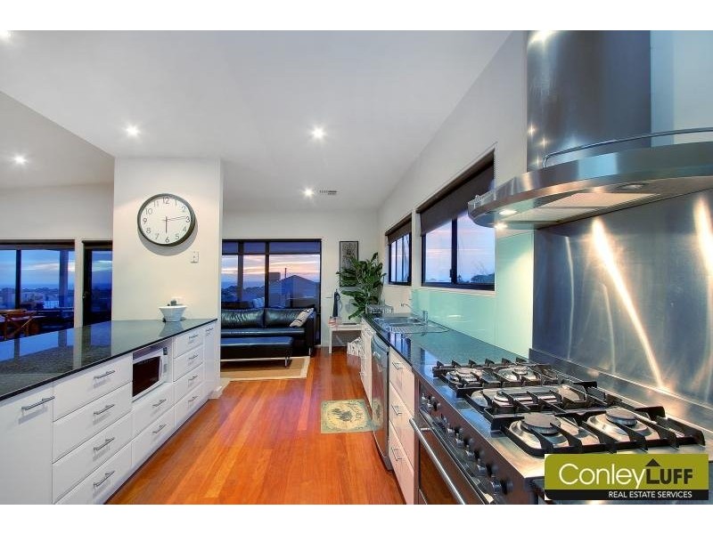 17 Glendenning Rise, Mornington VIC 3931