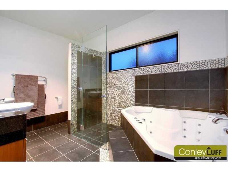 17 Glendenning Rise, Mornington VIC 3931