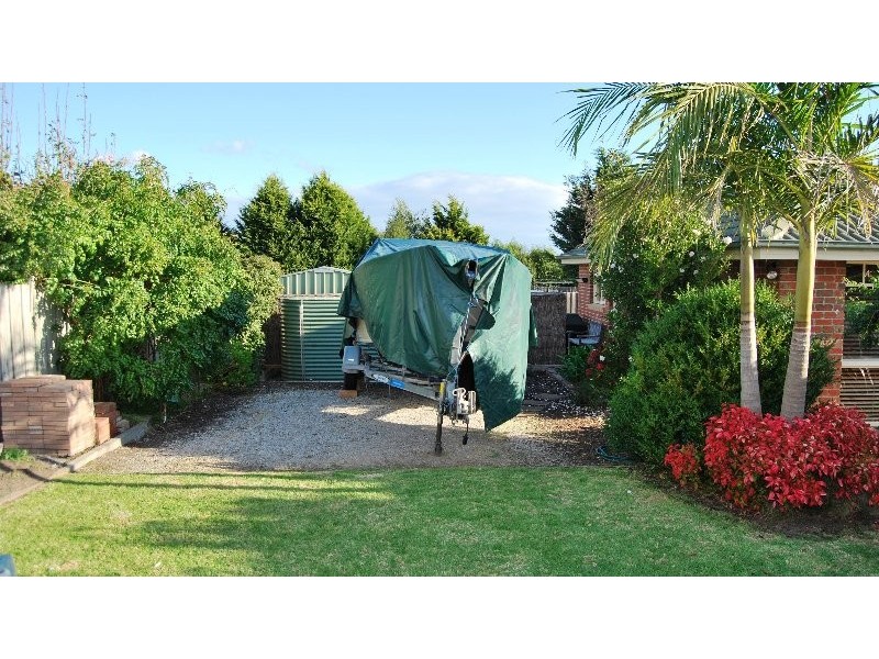 18 Waltham Drive, Mornington VIC 3931