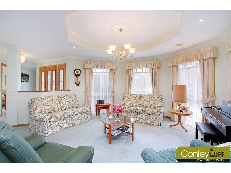 18 Waltham Drive, Mornington VIC 3931