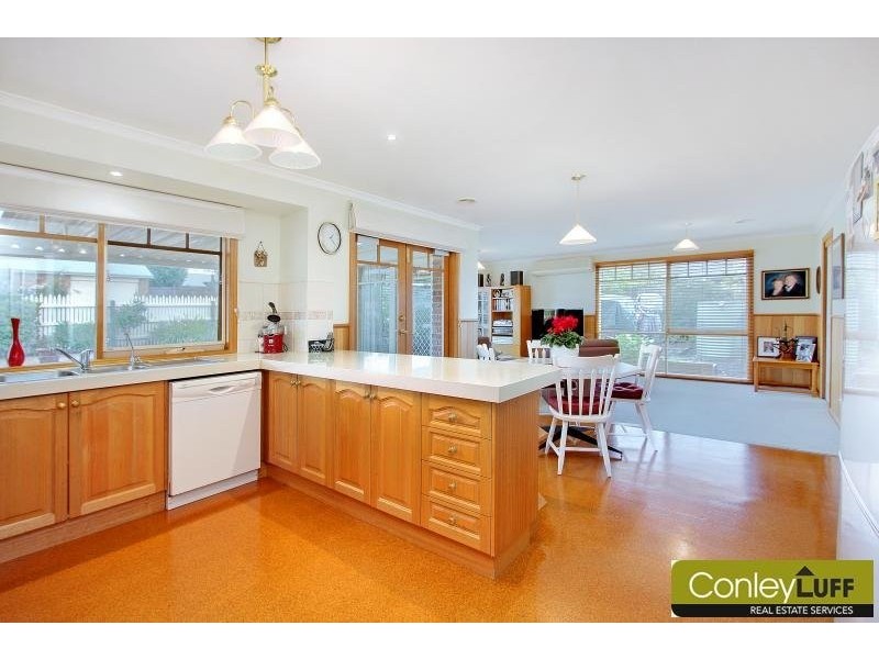 18 Waltham Drive, Mornington VIC 3931