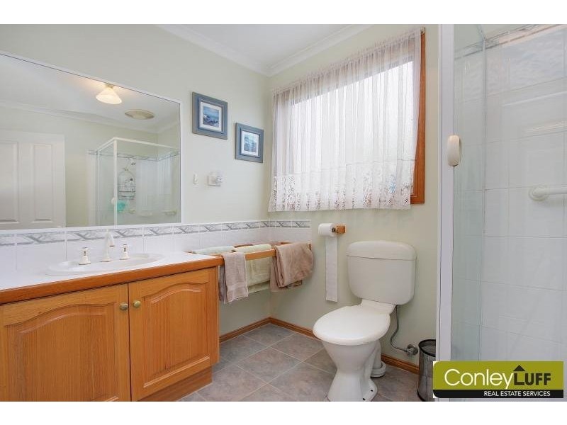 18 Waltham Drive, Mornington VIC 3931