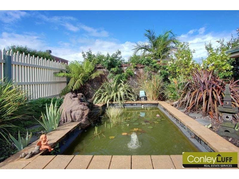 18 Waltham Drive, Mornington VIC 3931