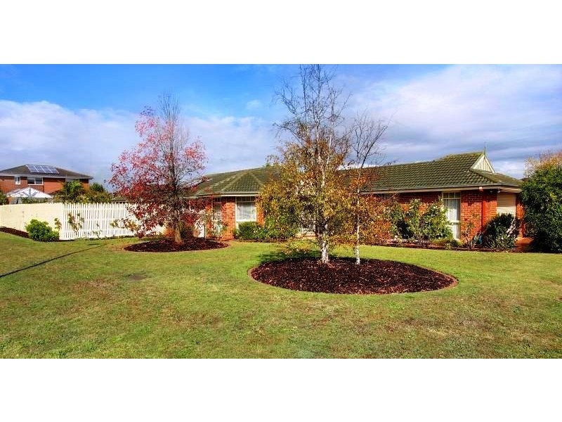 18 Waltham Drive, Mornington VIC 3931