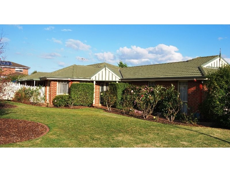 18 Waltham Drive, Mornington VIC 3931