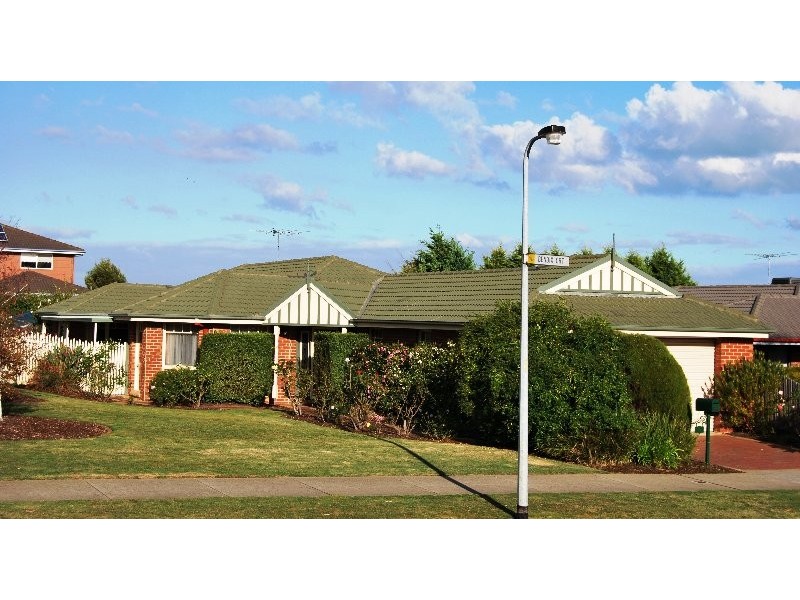 18 Waltham Drive, Mornington VIC 3931