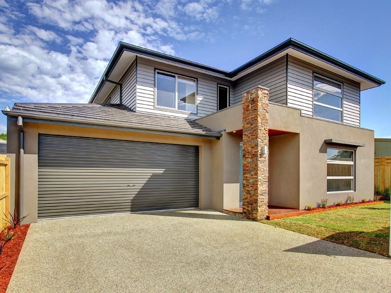 4 Mariners Retreat (enter from Pine Ave..), Mornington VIC 3931