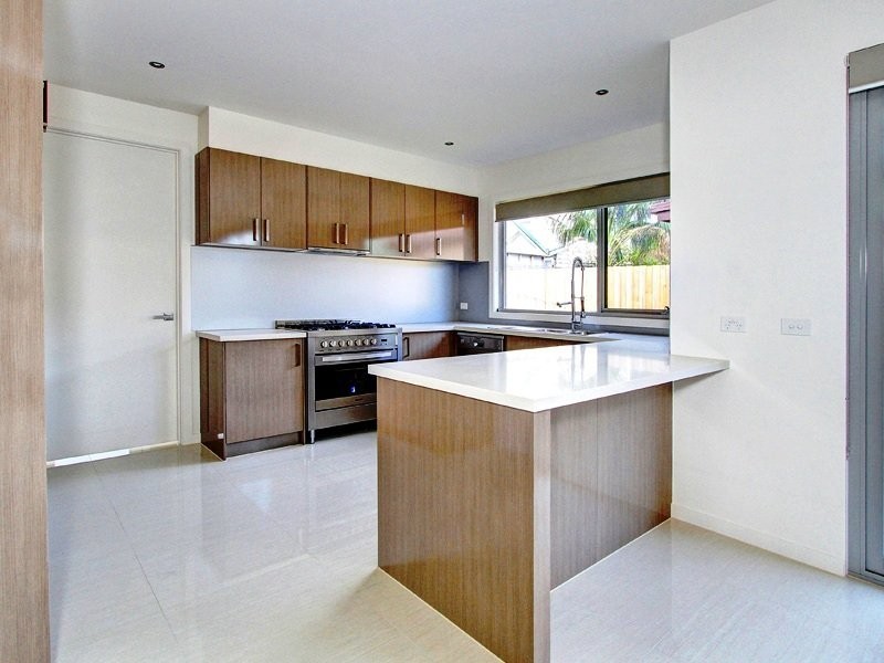 4 Mariners Retreat (enter from Pine Ave..), Mornington VIC 3931