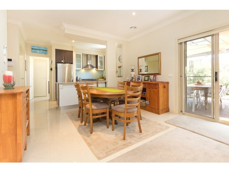 4/14-16 Lucerne Avenue, Mornington VIC 3931