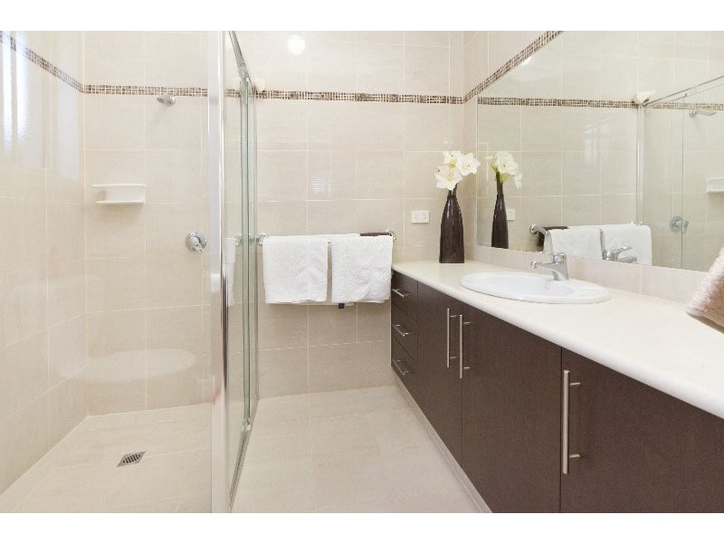 4/14-16 Lucerne Avenue, Mornington VIC 3931