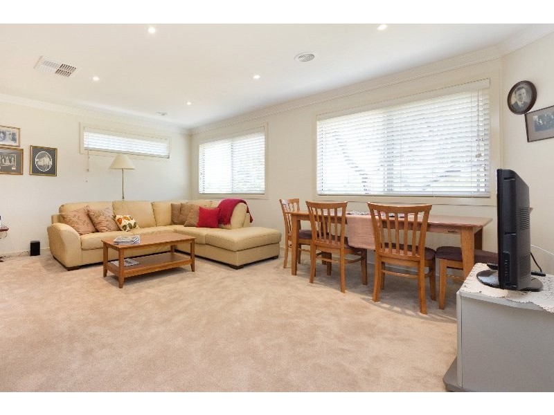 4/14-16 Lucerne Avenue, Mornington VIC 3931