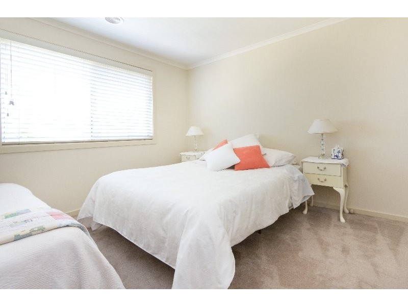 4/14-16 Lucerne Avenue, Mornington VIC 3931