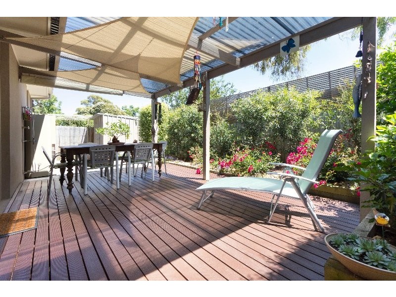 4/14-16 Lucerne Avenue, Mornington VIC 3931