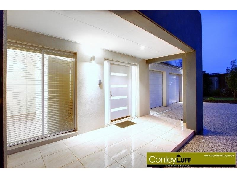 1 Joanne Way, Mornington VIC 3931