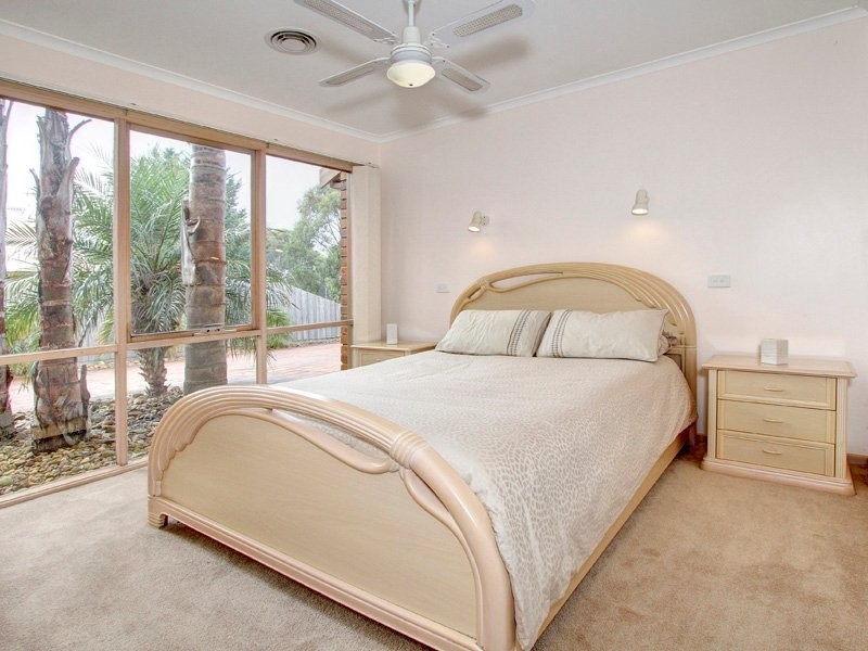9 Correa Crt, Mount Martha VIC 3934