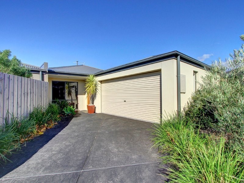 3/75 St Mitchell Crt, Mornington VIC 3931