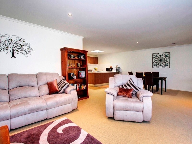 3/75 St Mitchell Crt, Mornington VIC 3931