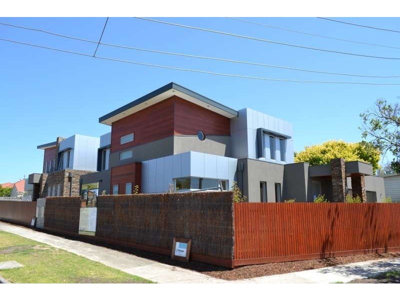 30 King Georges Ave ( cnr. Nunns Rd. ), Mornington VIC 3931