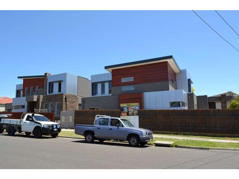 30 King Georges Ave ( cnr. Nunns Rd. ), Mornington VIC 3931