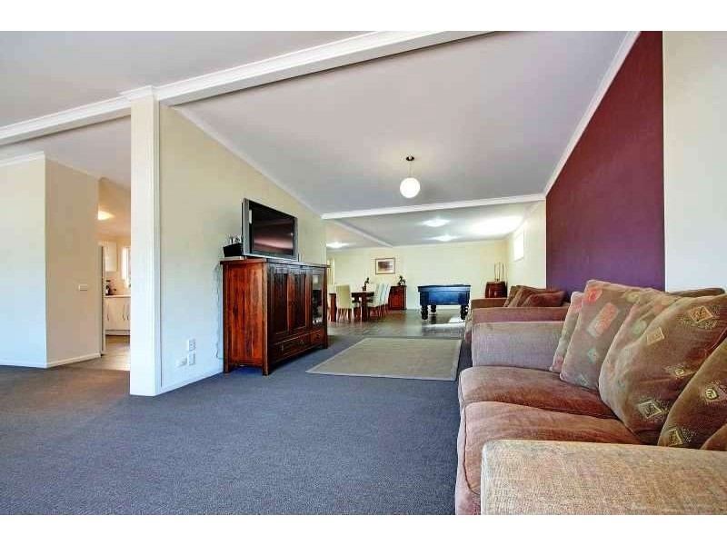 215 Roberts Road, Mornington VIC 3931