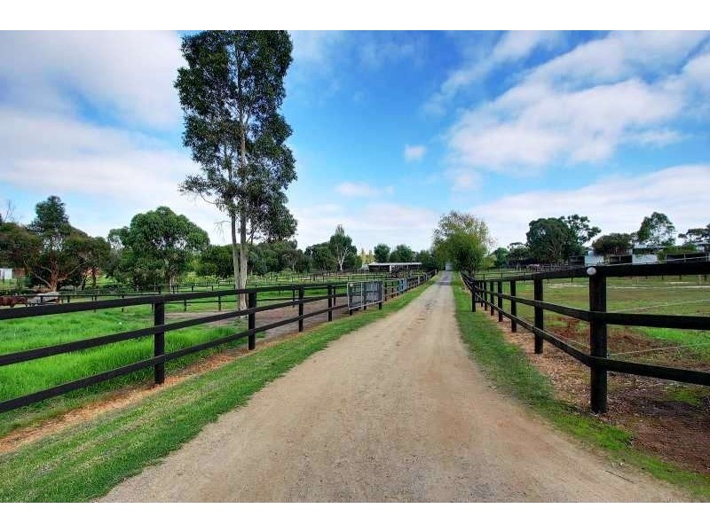 215 Roberts Road, Mornington VIC 3931