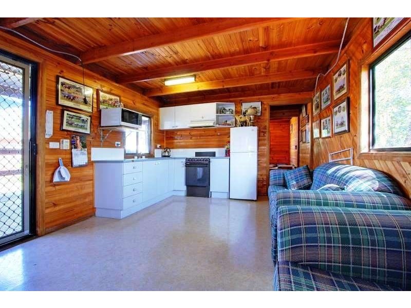 215 Roberts Road, Mornington VIC 3931