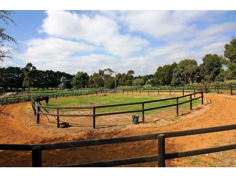 215 Roberts Road, Mornington VIC 3931