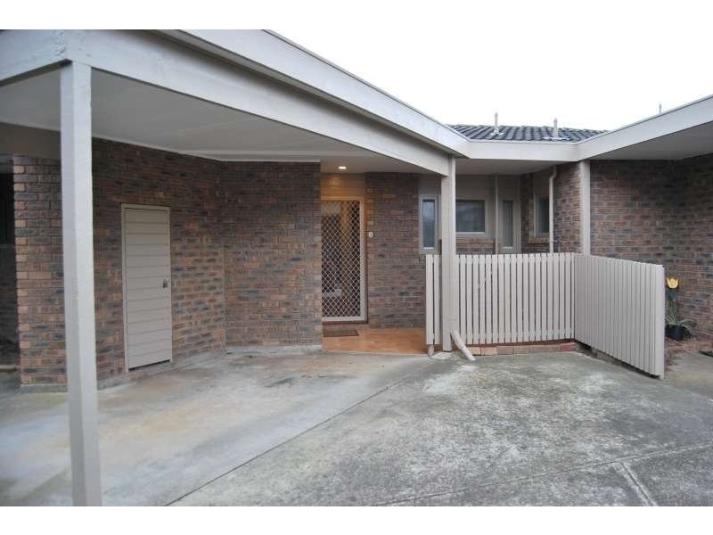 2/5 Gleneagles Avenue, Mornington VIC 3931