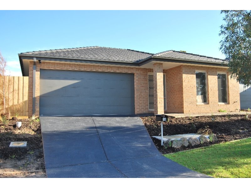 16 Hutson Way, Mount Martha VIC 3934