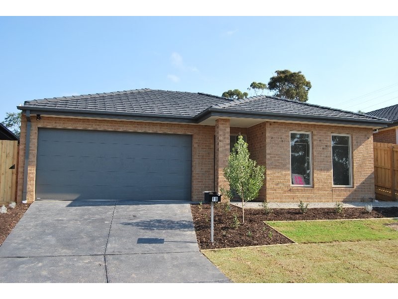 18 Hutson Way, Mount Martha VIC 3934