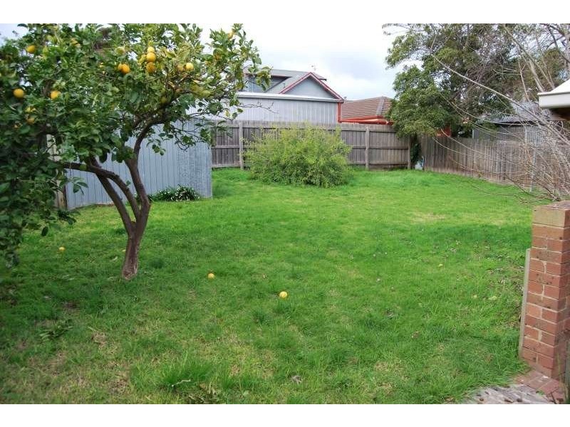 18 Mitchell Street, Mornington VIC 3931