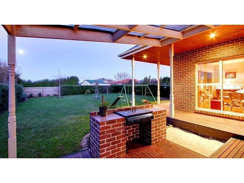 8 Ella Bella Way, Mornington VIC 3931