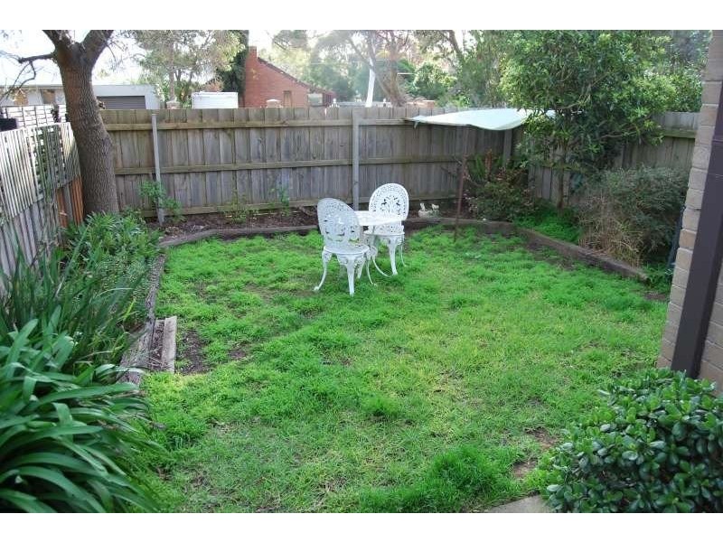 1/2 Hunter Street, Mornington VIC 3931