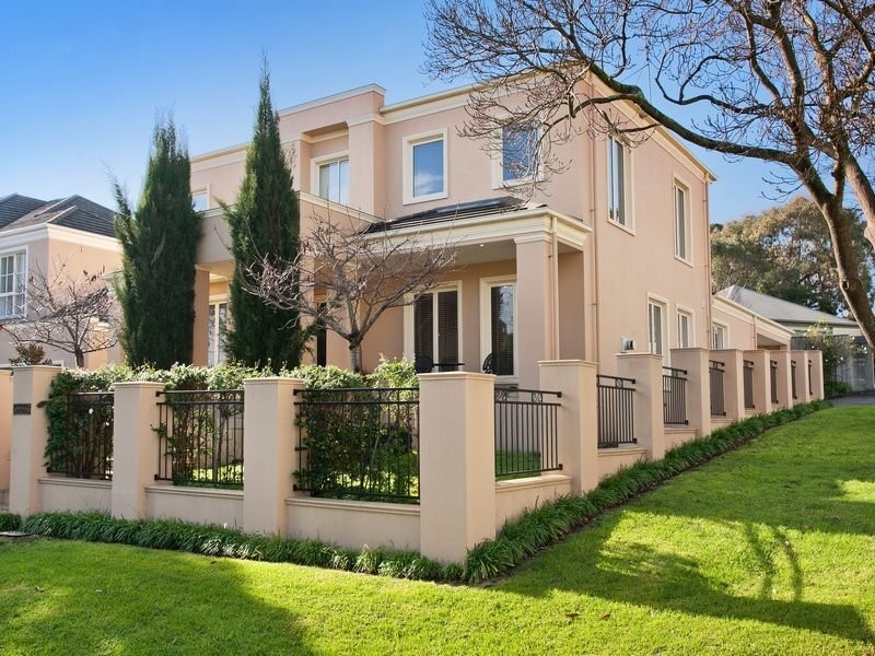 12 Grange Rd, Mornington VIC 3931