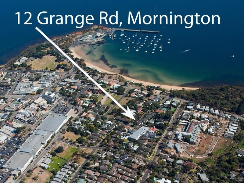 12 Grange Rd, Mornington VIC 3931