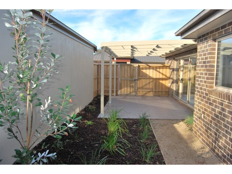 3 /57 Green Island Ave, Mount Martha VIC 3934