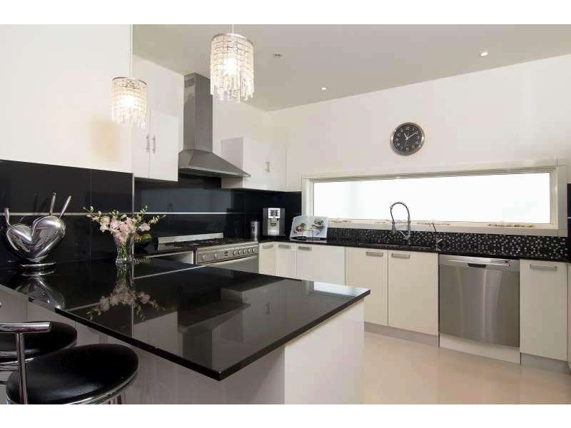 1/10 Kent Street, Mornington VIC 3931