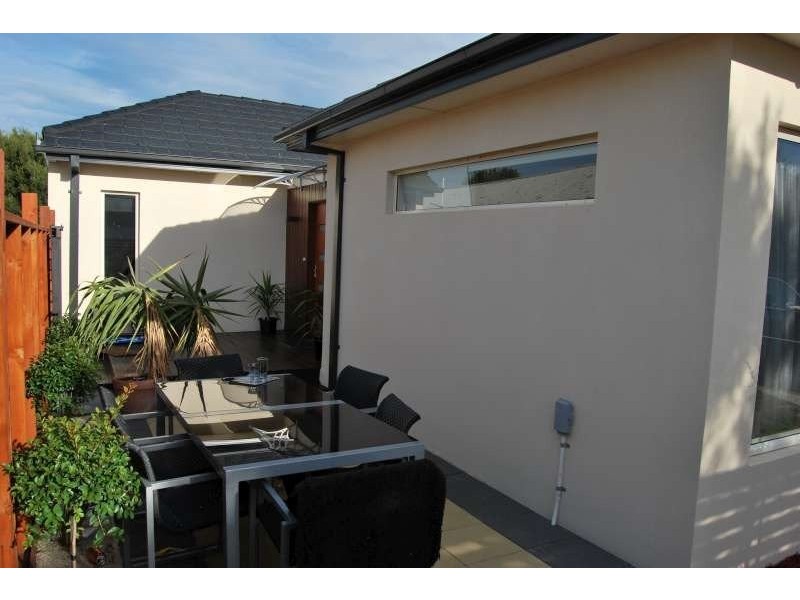 1/10 Kent Street, Mornington VIC 3931