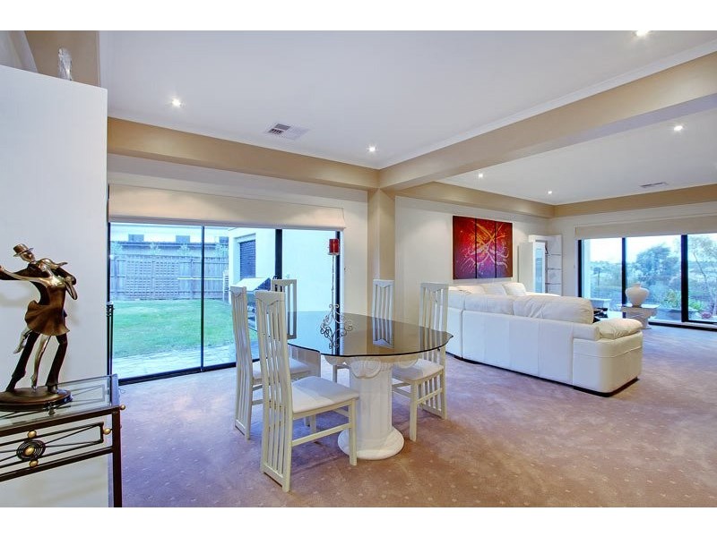 84 Summerfields Drive, Mornington VIC 3931