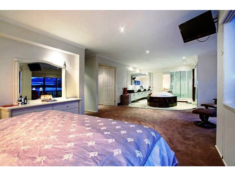 84 Summerfields Drive, Mornington VIC 3931