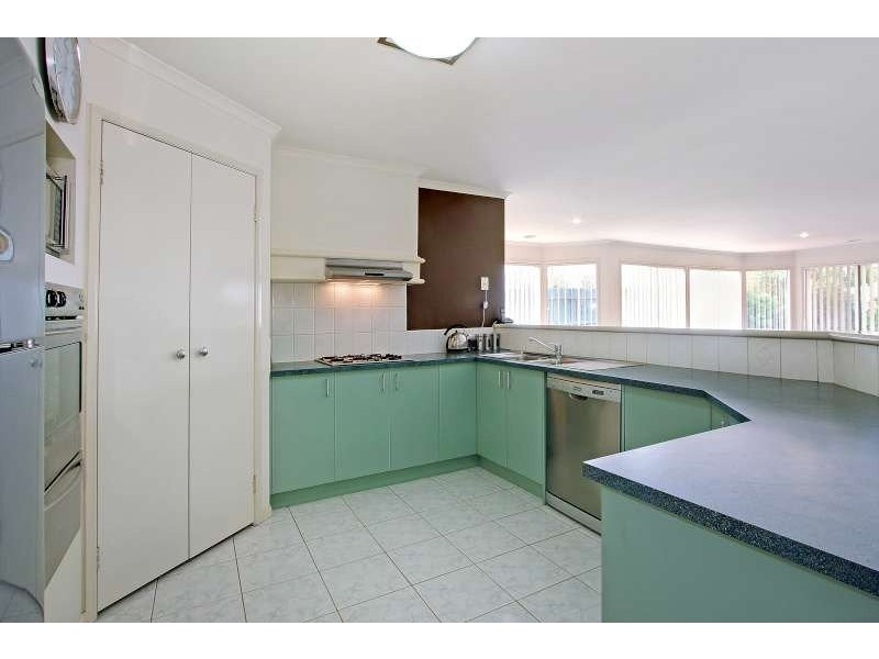 61 St Mitchell Cct, Mornington VIC 3931