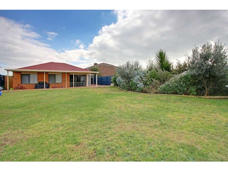 61 St Mitchell Cct, Mornington VIC 3931