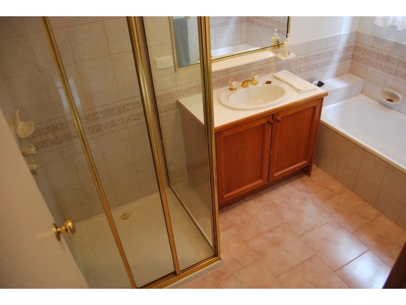 5/33 Balcombe Street ( facing Shandon St), Mornington VIC 3931