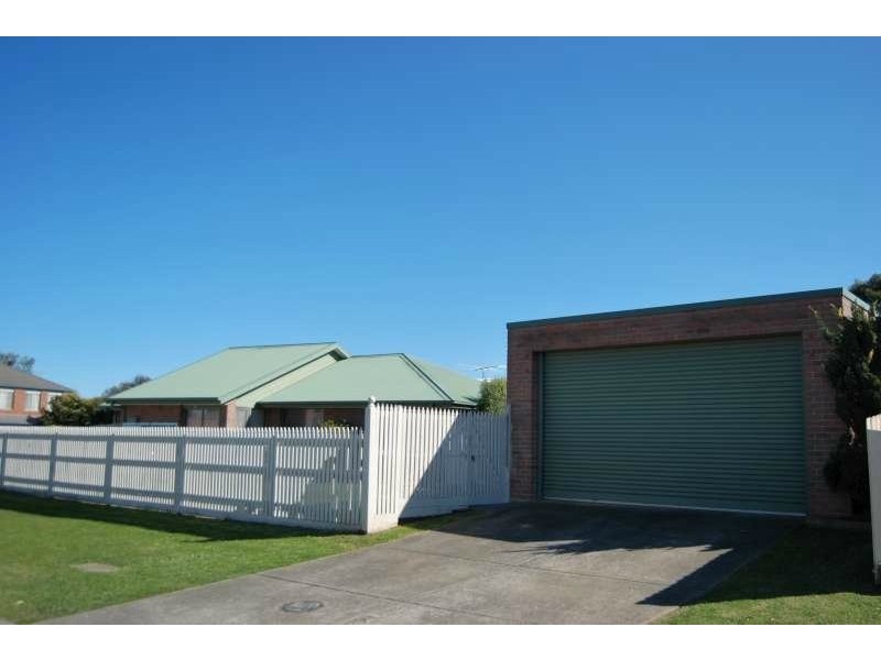 41 Parkside Crescent, Mornington VIC 3931