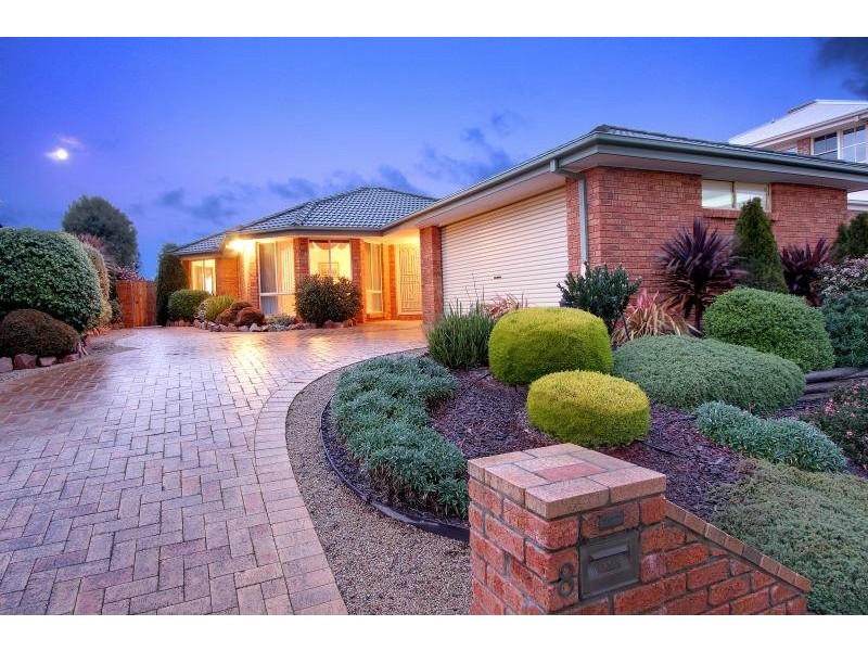 8 Port Phillip  Drive, Mornington VIC 3931
