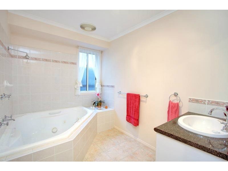 8 Port Phillip  Drive, Mornington VIC 3931